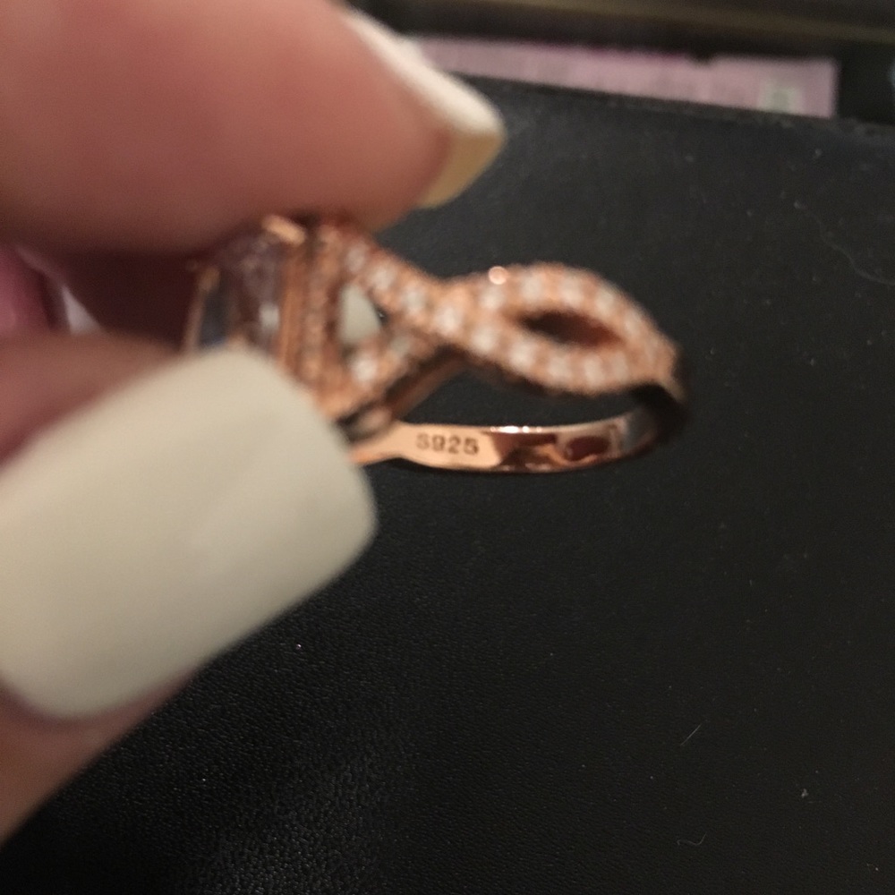 5⭐️’sVictoria Wieck Rose Gold 3ct Cushion Cut Ring - Picture 8 of 8